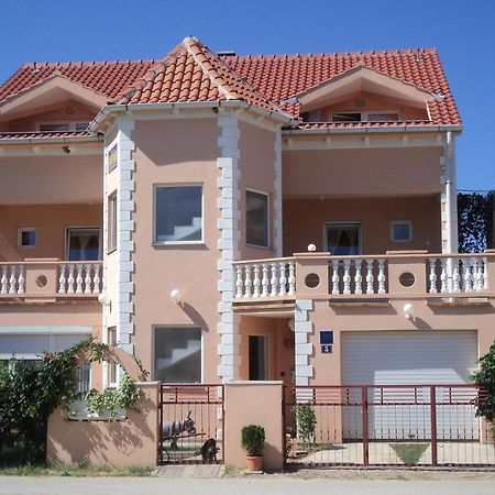 Apartments Dreamy - Free Parking Нин Екстериор снимка