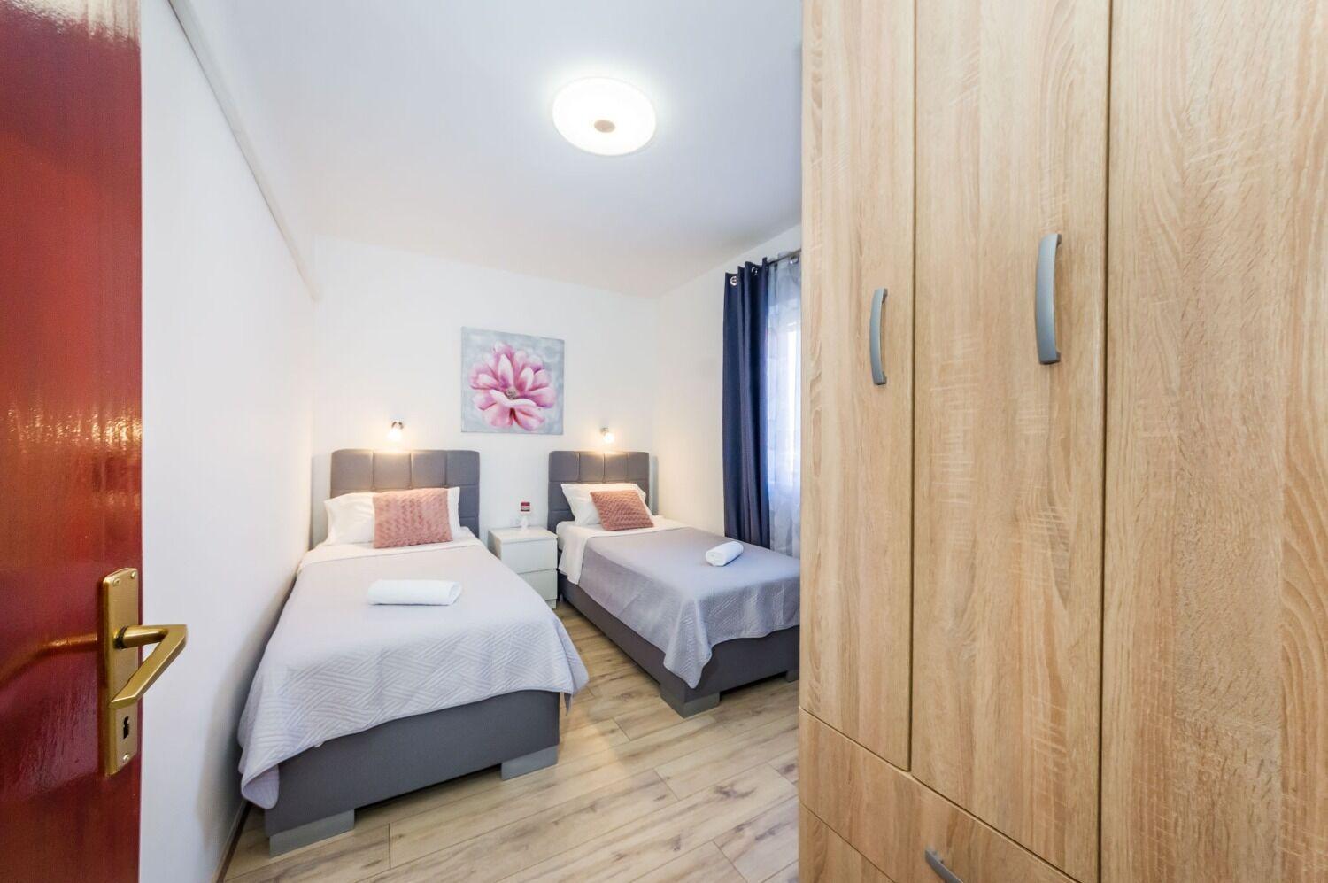 Apartments Dreamy - Free Parking Нин Екстериор снимка